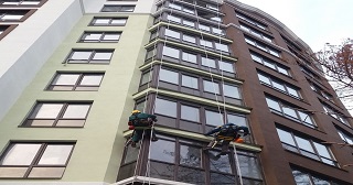 Установка крыши на балкон Камень-на-Оби цена от 1051 руб. м/2.